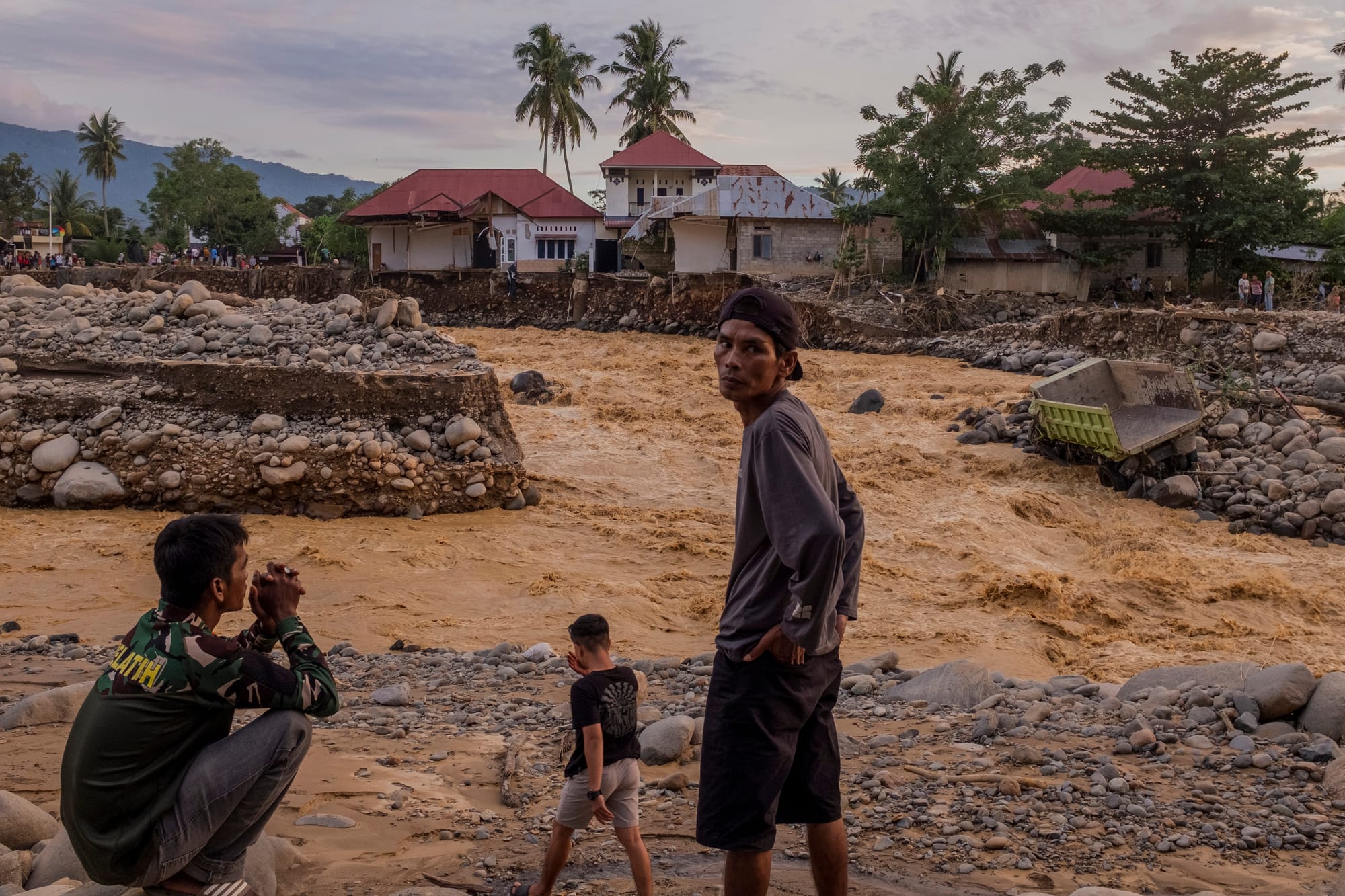 Sumatra's Man-Made Catastrophe: Flash Floods Kill 914 Amid Deforestation and Palm Oil Boom